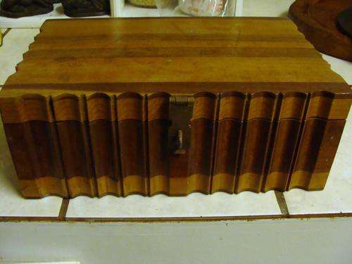 VINTAGE **WOODEN JEWELLERY BOX *FEATURElinen folds-+ TRAYfor RINGS-LINEING NEEDS REPLACING