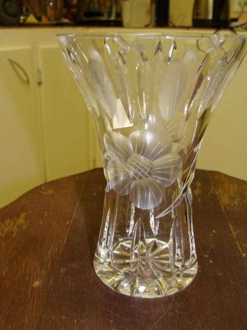 PRETTY  ETCHED  FROSTED FLOWERS WITH THUMB PRINTS  BENEATH  RIM WHICH  HAVE  BEEN  ETCHED