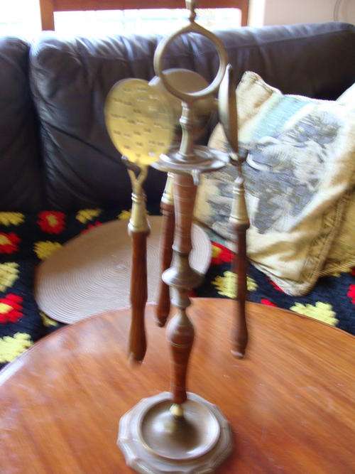 !!!WOW!!!!YOU GET @@4@@ items in this beautiful  offer Set BRASS/ WOOD !!fFANTASTIC! !!