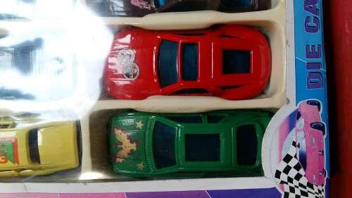 FOR THE COLLECTOR : AS NEW, UNSCRATCHED PRISTINE CONDITION  SET OF 10 DIE-CAST METAL CARS IN BOX SET