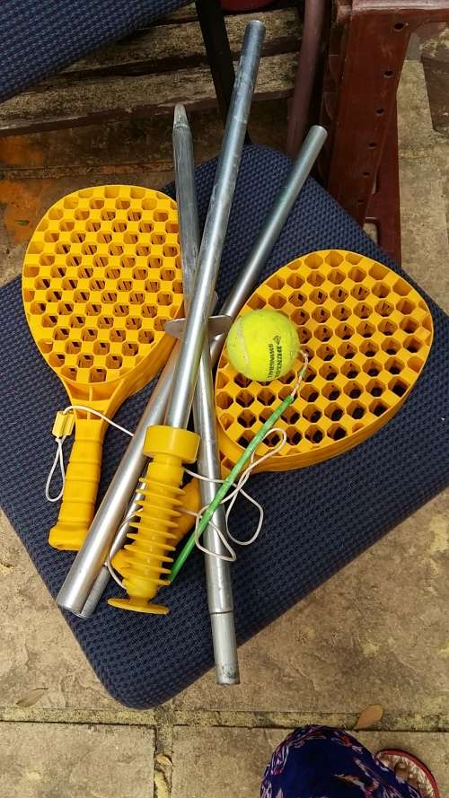 SWINGBALL SET : POLE, BALL AND 2 BATS