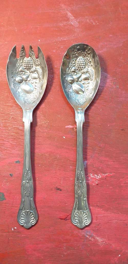 Beautiful Set of 2 Salad Servers