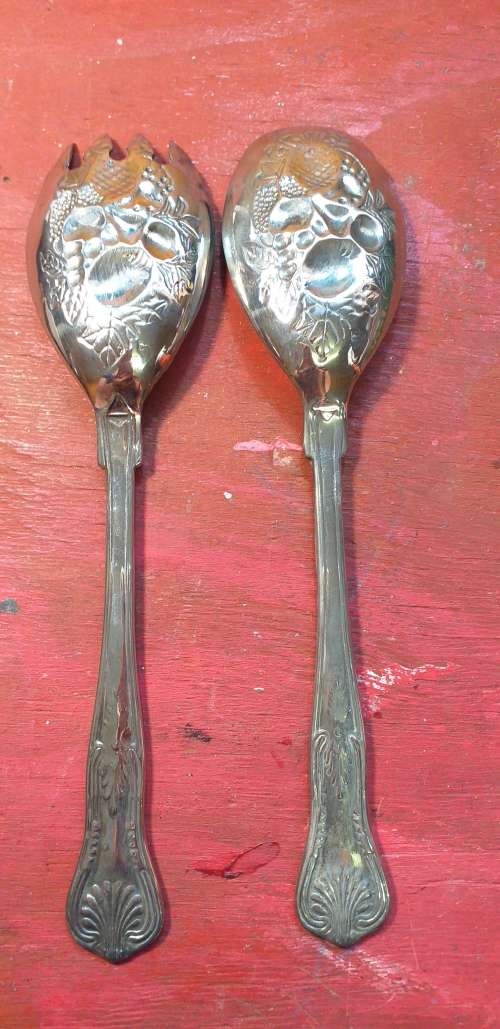 Beautiful Set of 2 Salad Servers