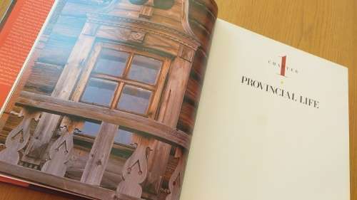 INTERIOR DECORATING BOOK : RUSSIAN HOUSES by Elizabeth Gaynor