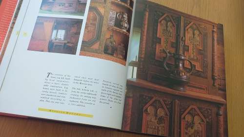 INTERIOR DECORATING BOOK : RUSSIAN HOUSES by Elizabeth Gaynor
