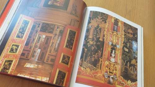 INTERIOR DECORATING BOOK : RUSSIAN HOUSES by Elizabeth Gaynor
