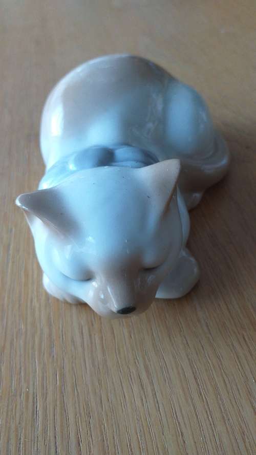 Sleeping Cat Ornament