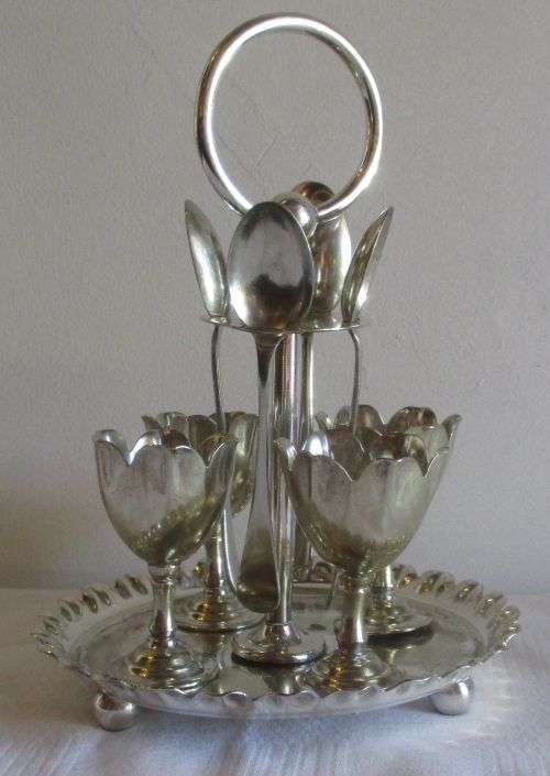 EPNS SET OF 4 EGG-CUPS ON TRAY WITH 4 SPOONS