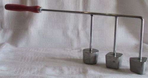 SNACKLE WITH WOOD HANDLE