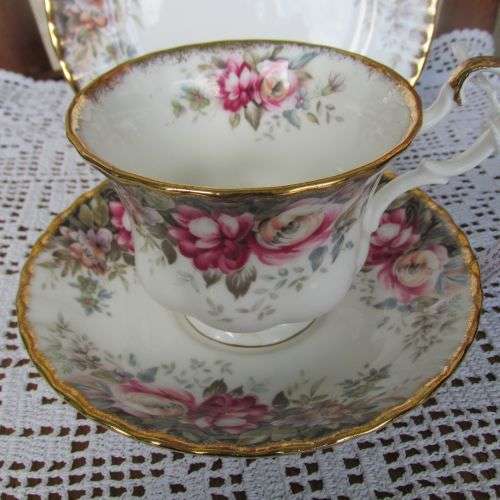 ROYAL ALBERT TRIO AUTUMN ROSES