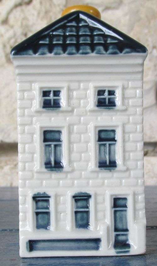 KLM HOUSE NO 26 DATE 1966