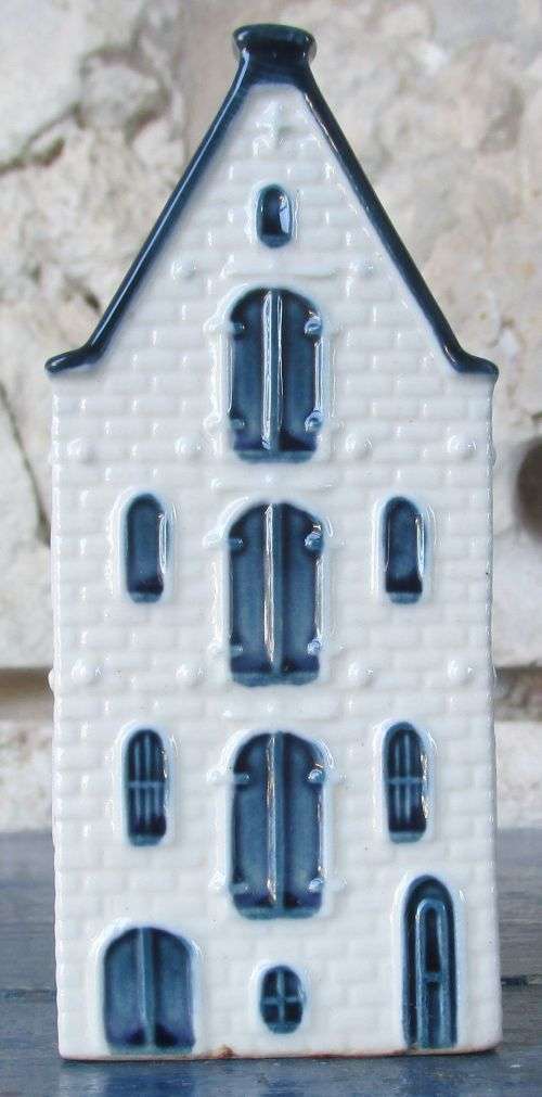 KLM HOUSE 54 DATE 1985