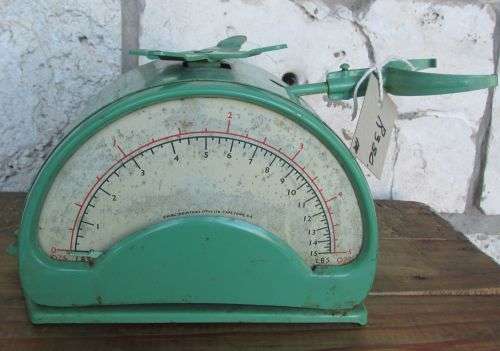 GREEN ENAMEL KITCHEN SCALE