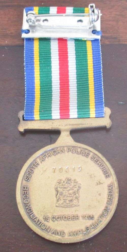 2 POLICE MEDALS AND MILK JUG