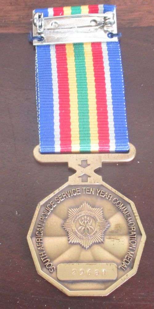 2 POLICE MEDALS AND MILK JUG