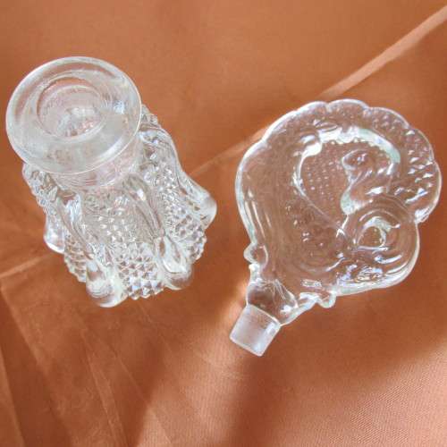 PERFUME BOTTLE IN GLASS