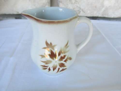 TO CUTE FOR WORDS ARABIA   MADE IN FINLAND   JUG   HEIGHT  10 CM