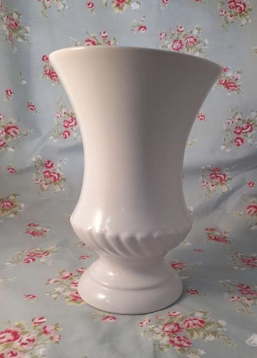 SOUTH AFRICAN POTTERY   DROSTDY VASE   HEIGHT 25 CM