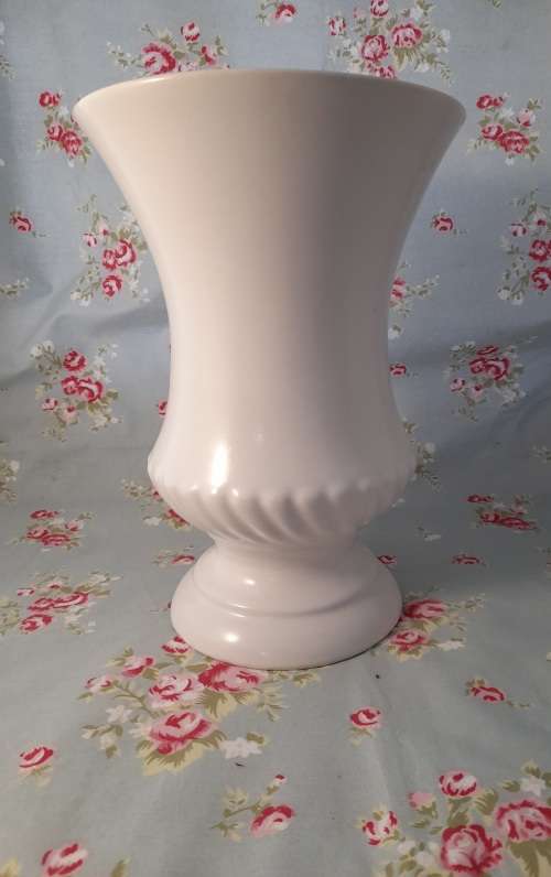 SOUTH AFRICAN POTTERY   DROSTDY VASE   HEIGHT 25 CM