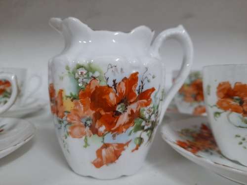 UNMARKED TEA SET 11 PIECES