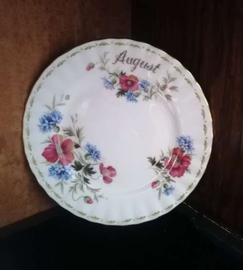 ROYAL ALBERT FLOWER OF THE MONTH SERIES AUGUST SMALL PLATE