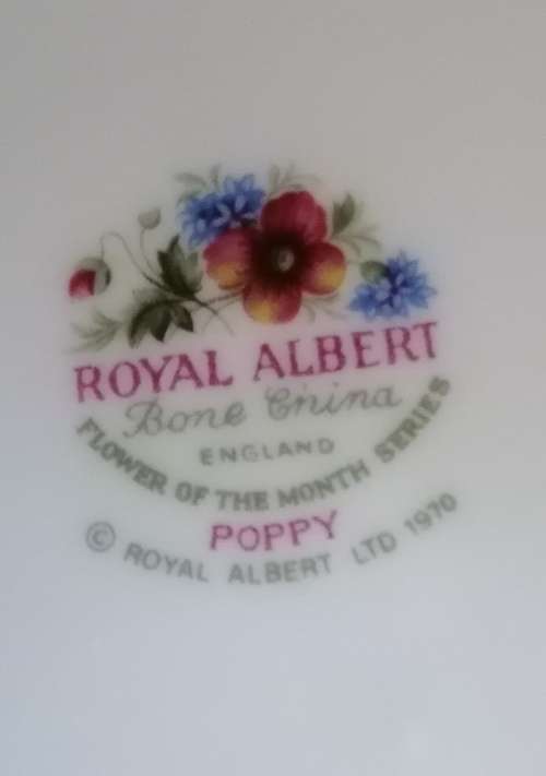 ROYAL ALBERT FLOWER OF THE MONTH SERIES AUGUST SMALL PLATE