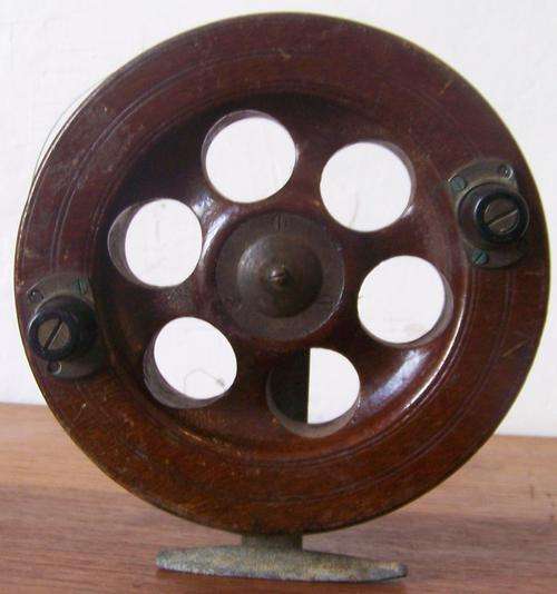 VINTAGE WOODEN CENTER PIN FISHING REEL - WITH LINE