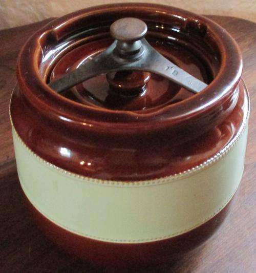 BEAUTIFUL TABACCO JAR
