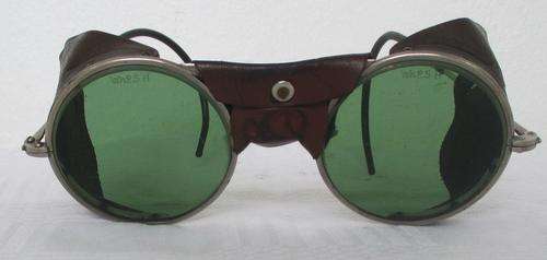 VINTAGE  U.S.A MOTORCYCLE GOGGLES WITH GREEN LENSES. (WILSON.)
