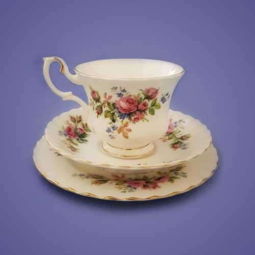 Royal Albert `Moss Rose` Trio