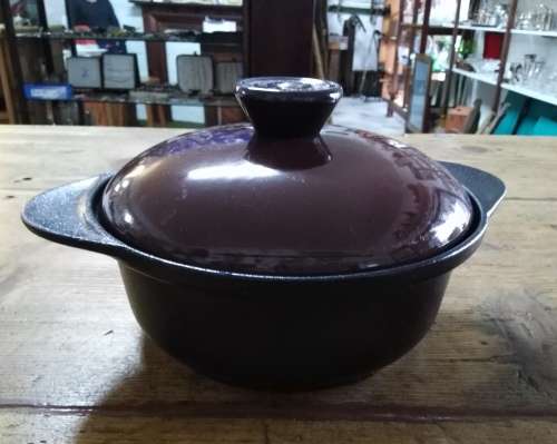 OVENPROOF COOKWELL  CAST IRON POT