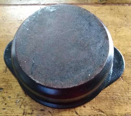 OVENPROOF COOKWELL  CAST IRON POT