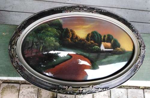 BEAUTIFUL OVAL FRAME WITH PAINTING