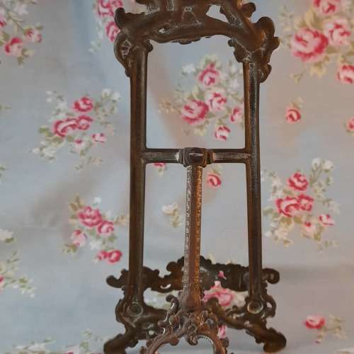 ANTIQUE CAST IRON PHOTO STAND