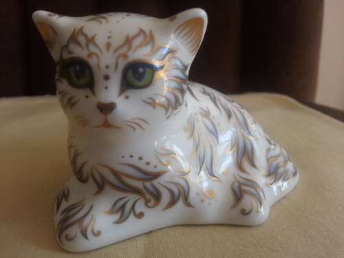 Royal Crown Derby paperweight