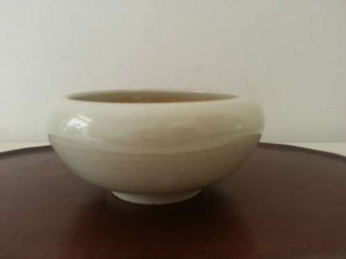 Linn Ware ceramic bowl cream coloured circa 1943