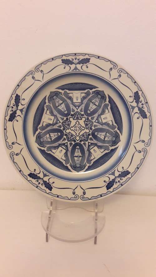 Rare 1952 Gouda PZH Jan Van Riebeeck Festival commemorative wall plate design by WH Coetzer