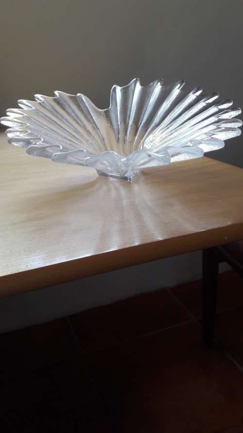 Large British Dartington crystal fruit bowl/centrepiece designed by Anita Harris 1983/4