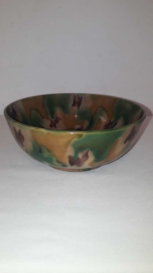 Chinese ceramic bowl Qing dynasty 19th Century with Sancai glaze