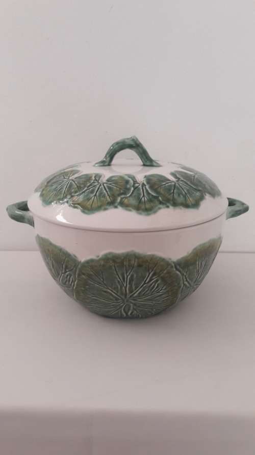 Majolica tureen by Secla Portugal mid 20th Century