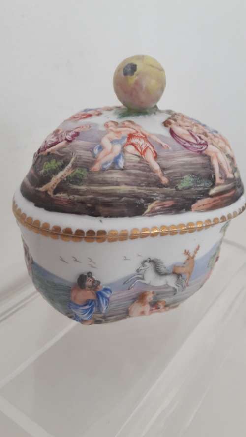 Capodimonte Naples antique 19th Century lidded trinket box hand painted