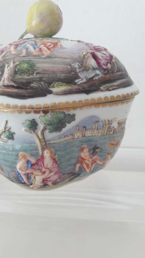 Capodimonte Naples antique 19th Century lidded trinket box hand painted