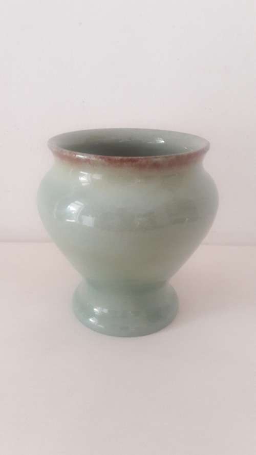 Linn Ware ceramic vase in celadon glaze circa 1950's