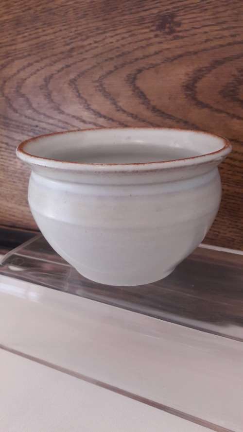 Small Linn Ware bowl in matte white glaze circa 1940's