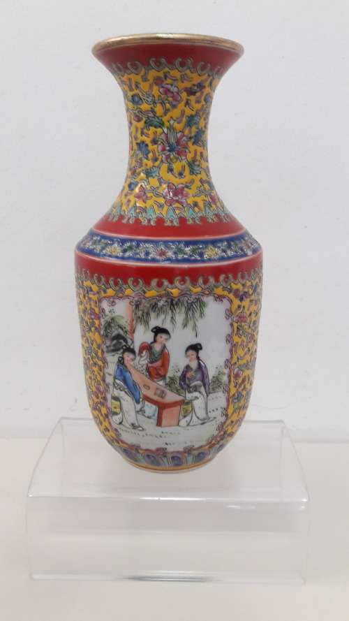 Unusual Chinese yellow ground famille rose style porcelain vase Qing dynasty Qianlong mark
