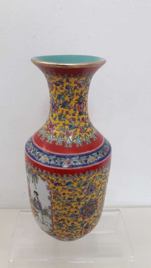 Unusual Chinese yellow ground famille rose style porcelain vase Qing dynasty Qianlong mark