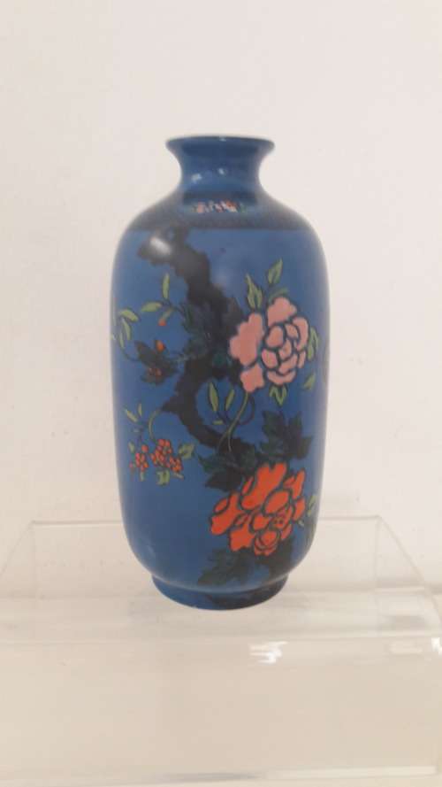 Art Deco Shelley ceramic vase in Chinoiserie style circa 1920's