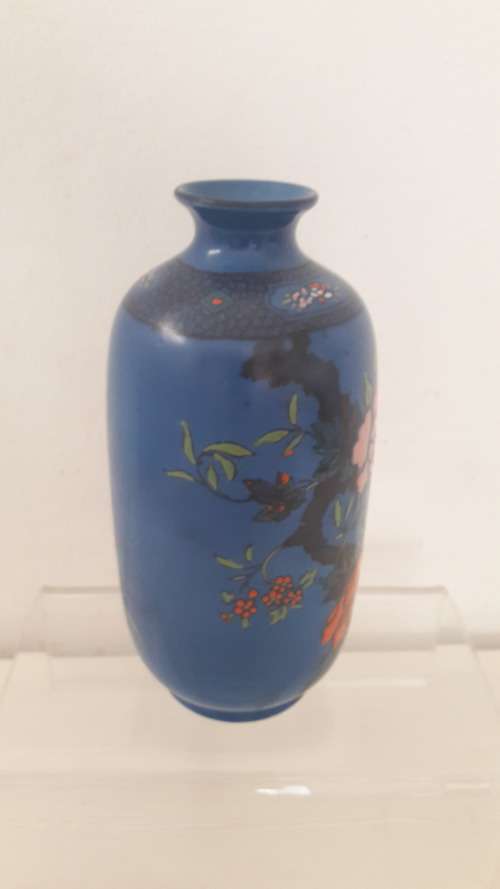 Art Deco Shelley ceramic vase in Chinoiserie style circa 1920's