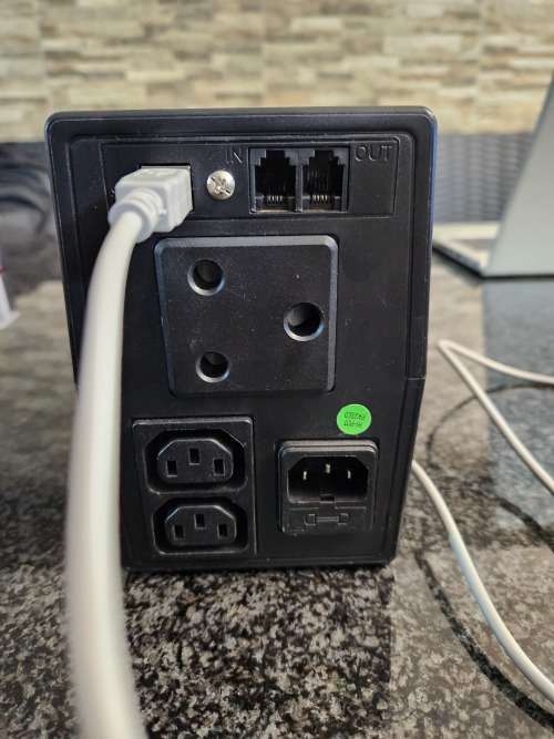 Mecer 650VA (360w) Off-Line Ups