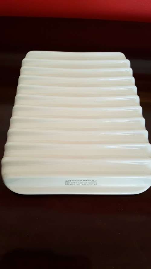 VINTAGE CORNING WARE WHITE RIBBED PORCELAIN POT/DISH STAND - MADE IN THE USA- RARE ITEM